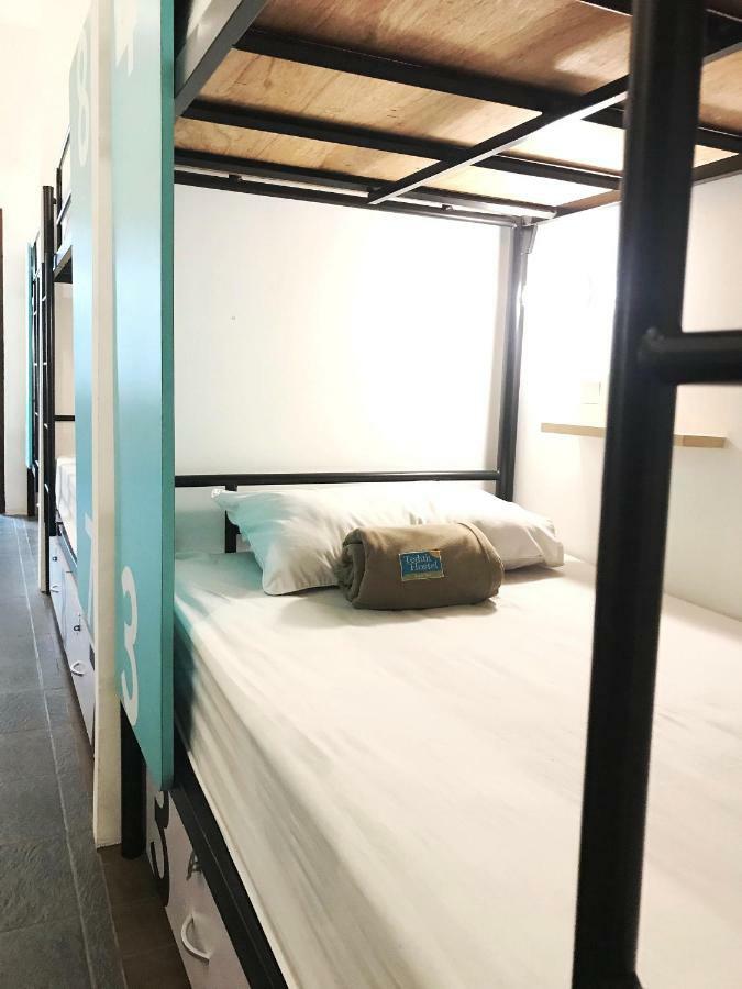 Teduh Hostel Kota Tua Jakarta Buitenkant foto